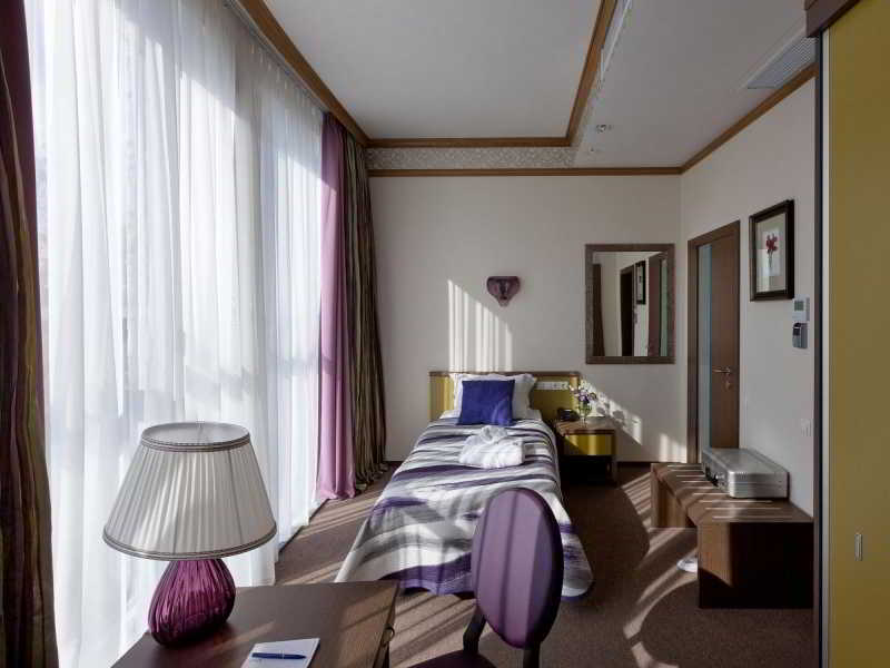 Iris Art Hotel Jarkov Exterior foto